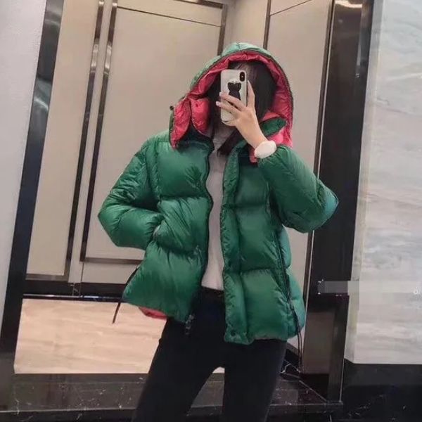 Jaqueta Puffer com Capuz em Dois Tons