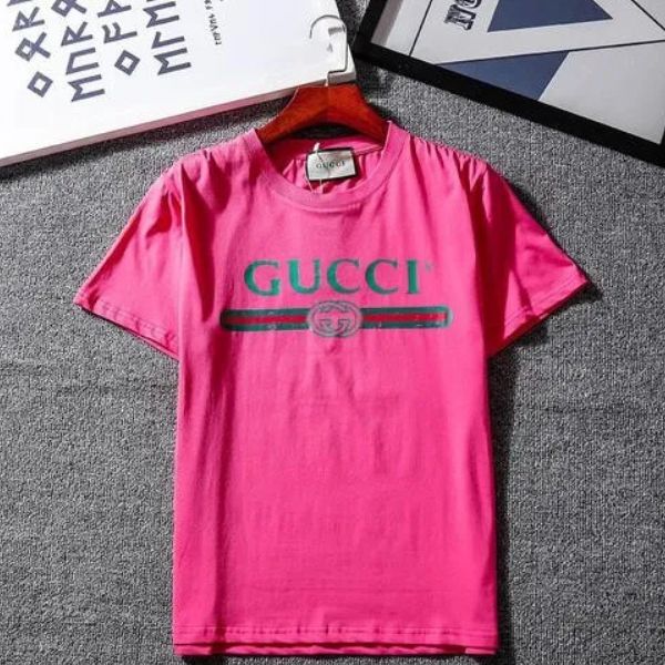 Camiseta casual listrada com logotipo 