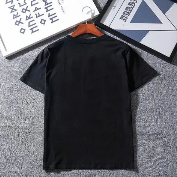 Camiseta casual listrada com logotipo 