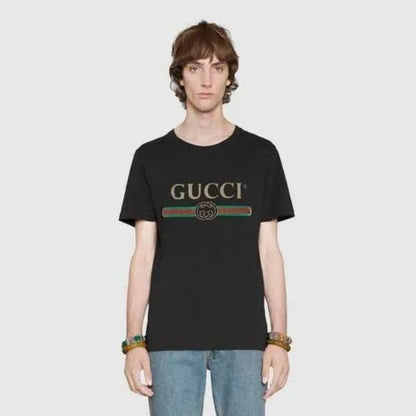 Camiseta casual listrada com logotipo 