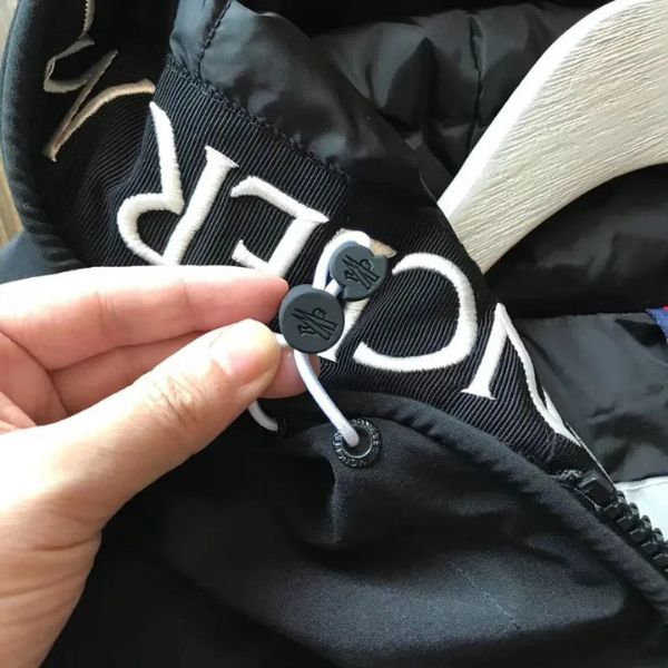 Jaqueta com capuz 