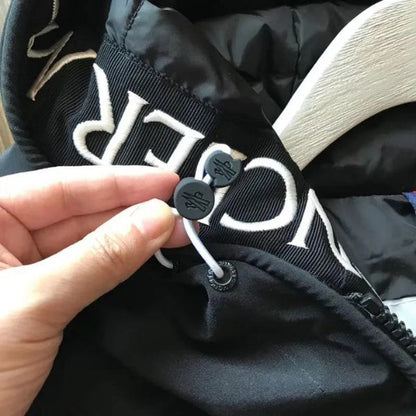 Jaqueta com capuz 