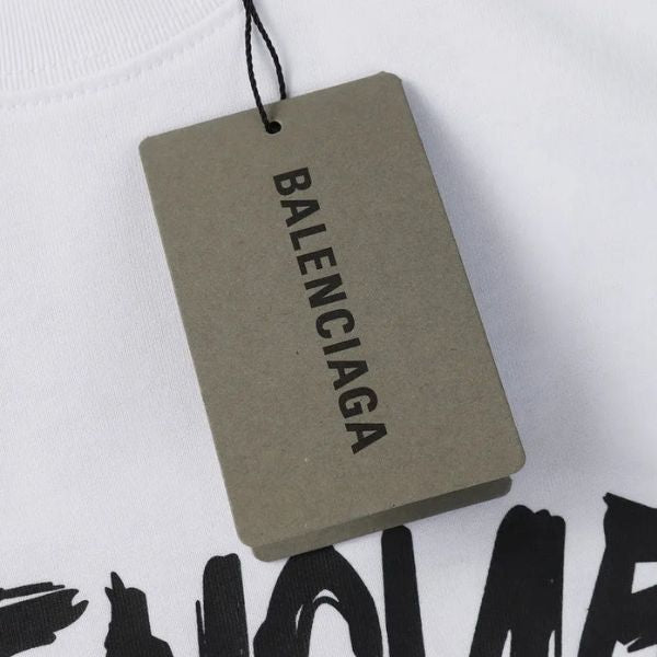 Camiseta com estampa parisiense 