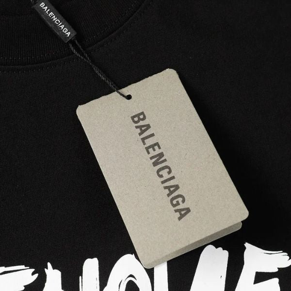 Camiseta com estampa parisiense 