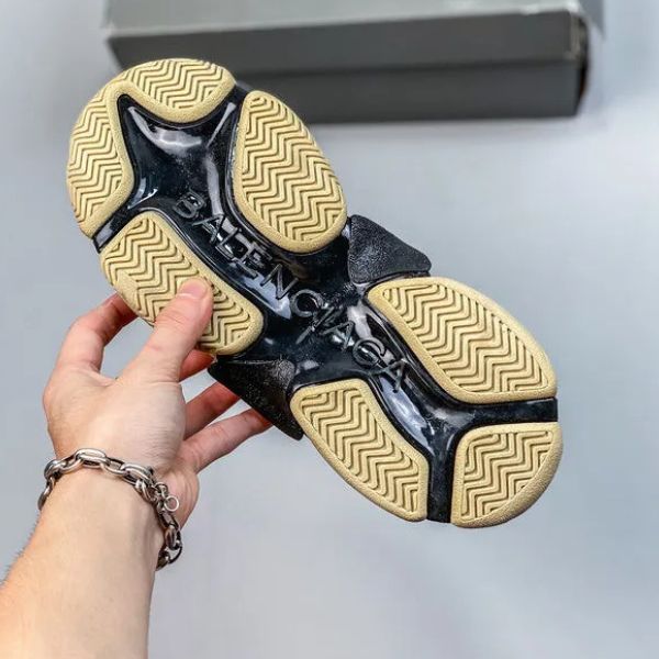 Tênis Chunky de Três Camadas