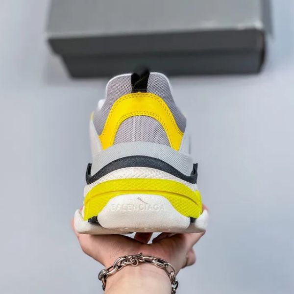 Tênis Chunky de Três Camadas