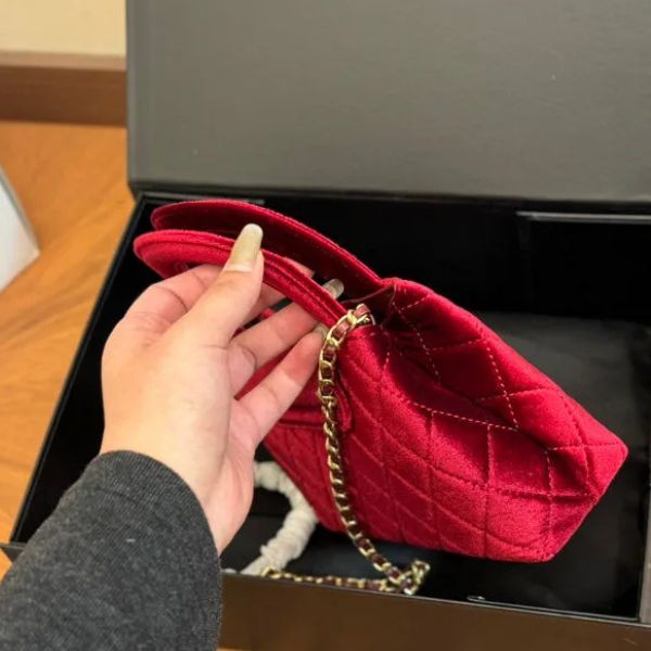 Bolsa de corrente com pingente