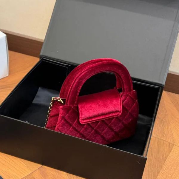 Bolsa de corrente com pingente